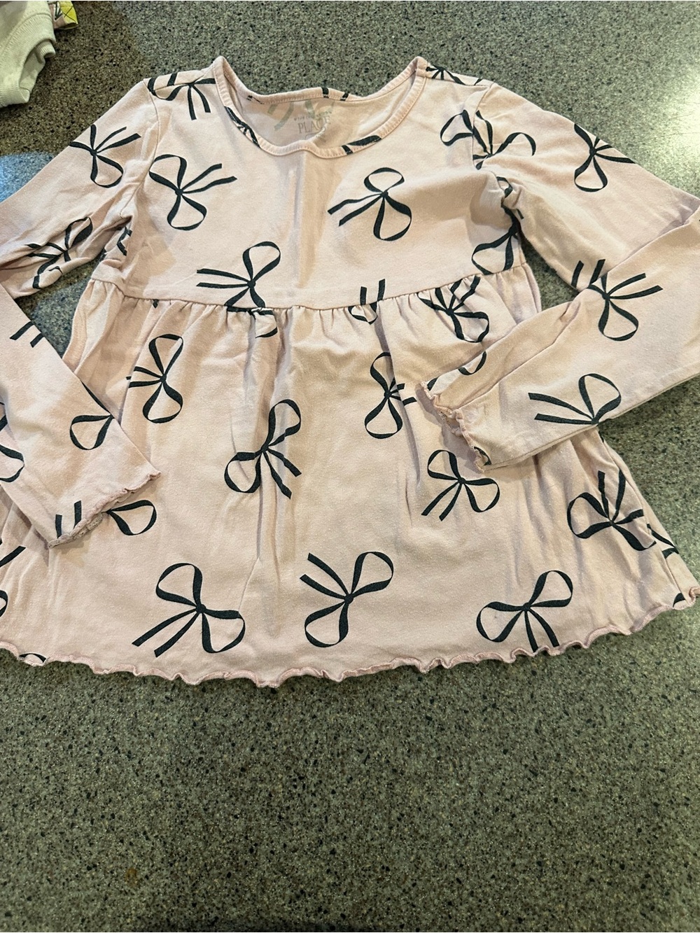 Kids Long-Sleeve Pink Bow Print  Top